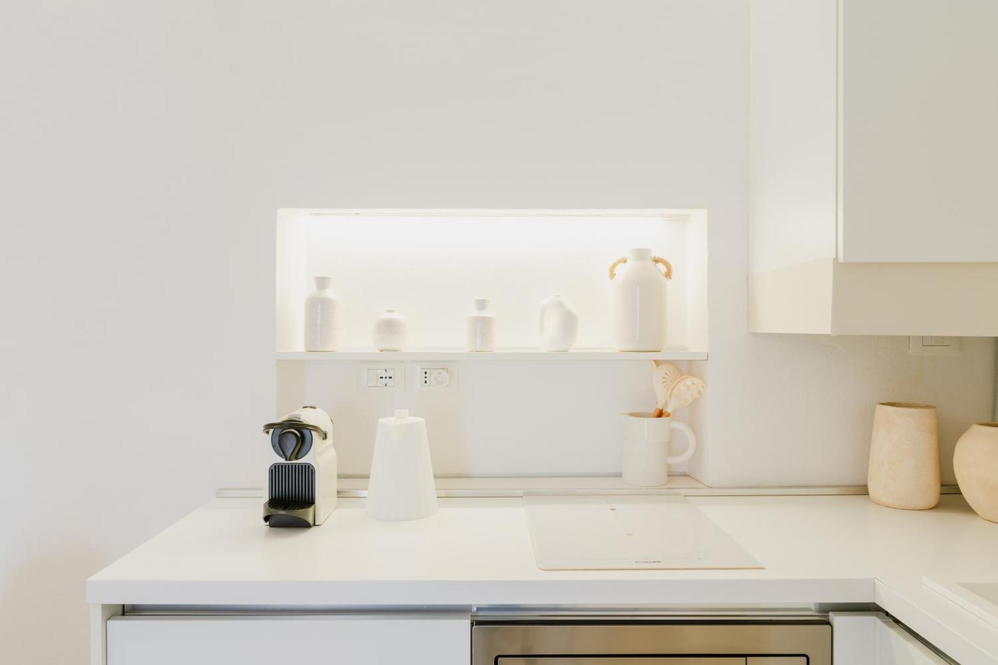 Apartment 51 White