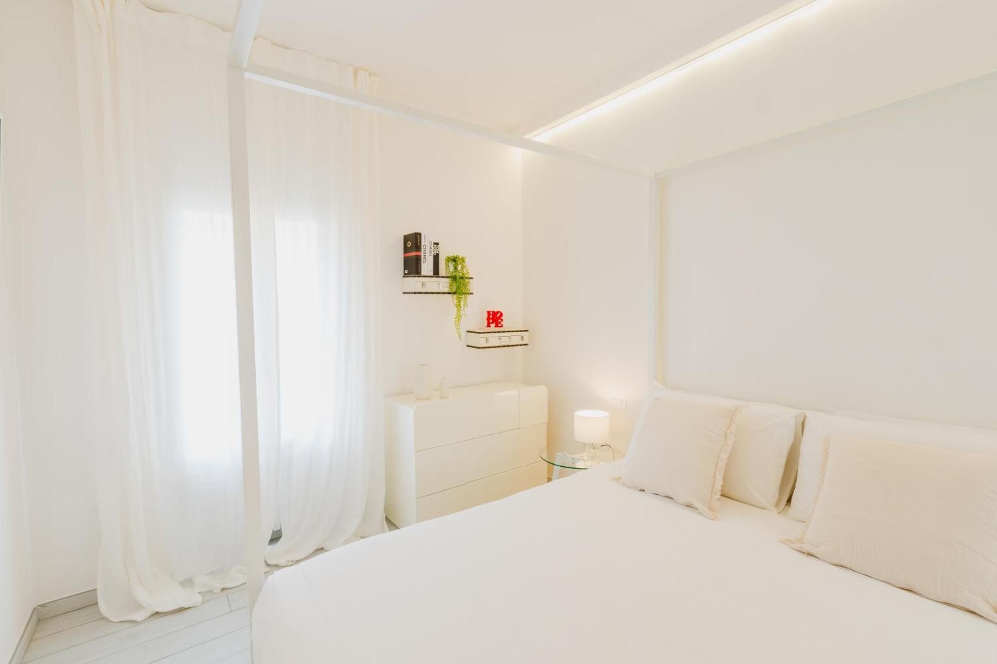 51 White Forte dei Marmi