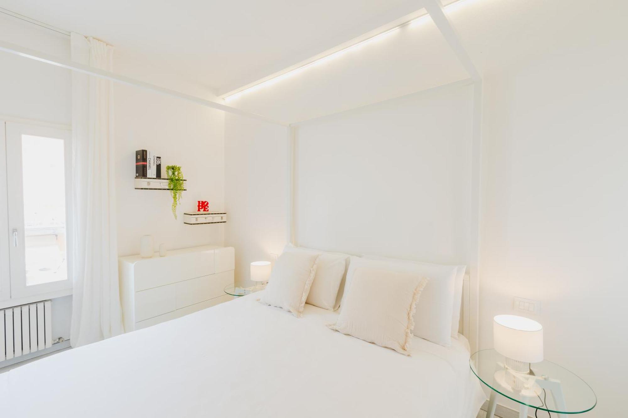 51 White * Forte dei Marmi