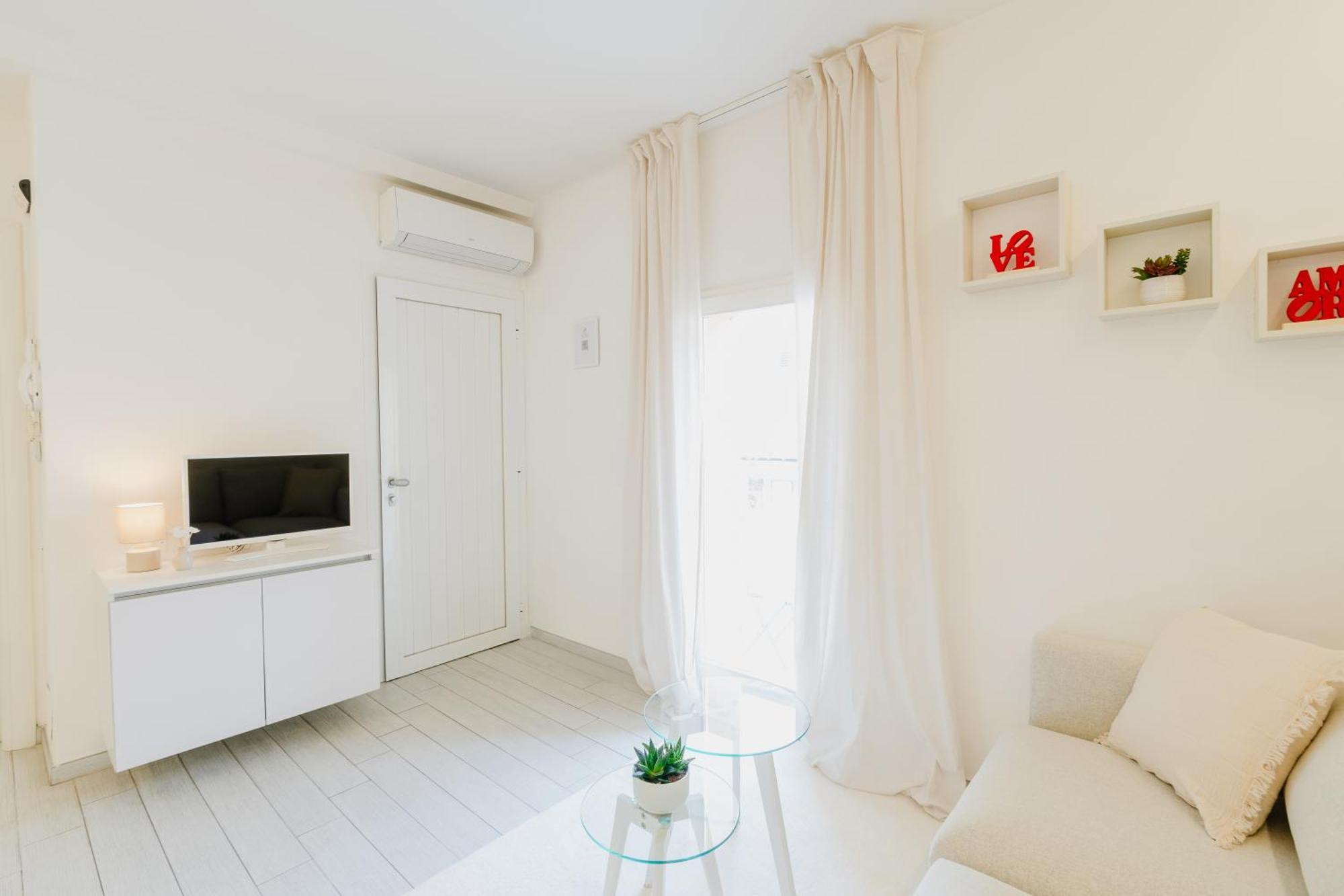 Apartment 51 White