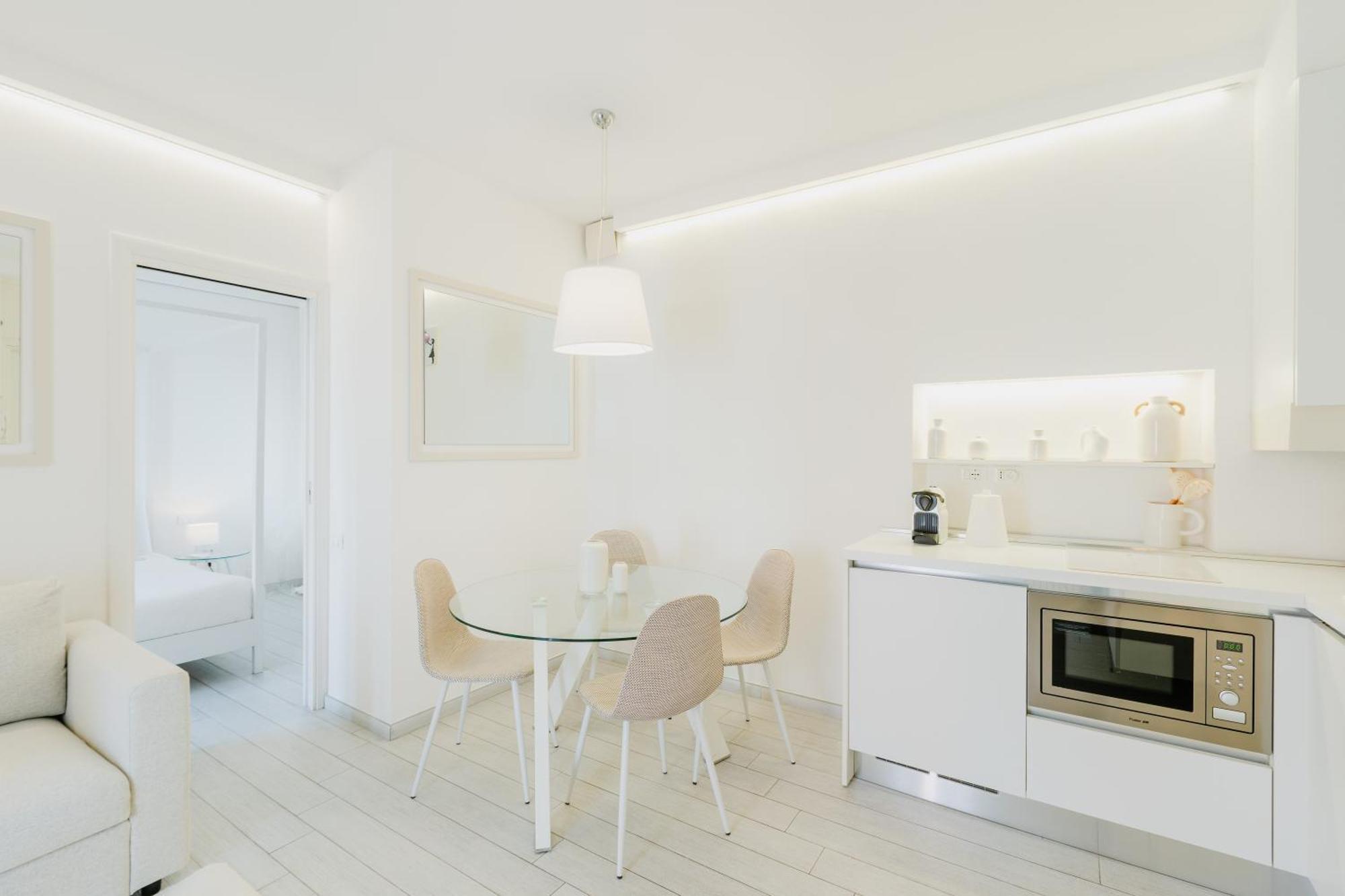 Apartment 51 White